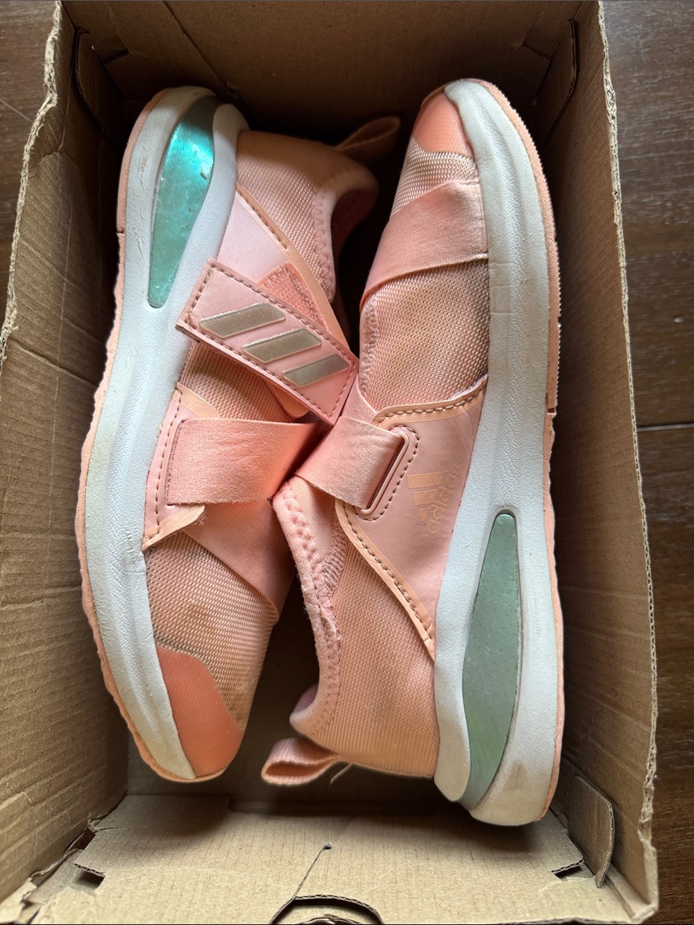 Size 2.5 girls adidas fortarun running shoes